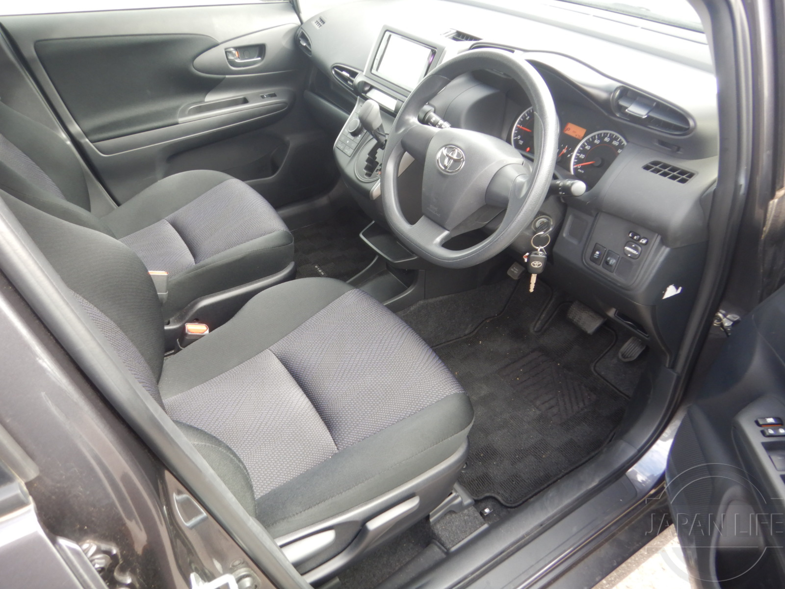 Фото Toyota Wish - Japan Life 