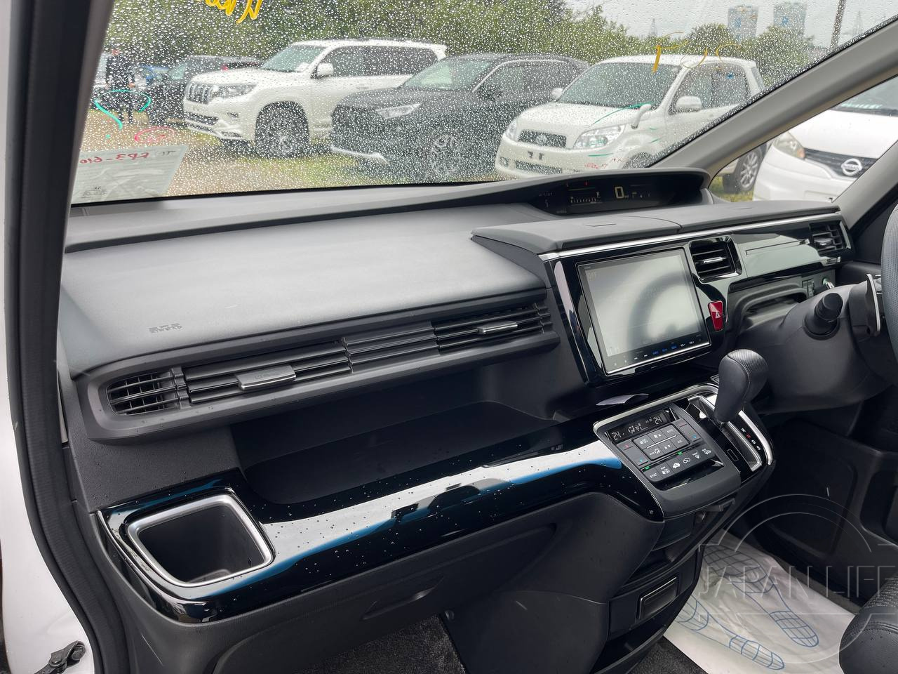 Фото Honda Stepwgn - Japan Life 