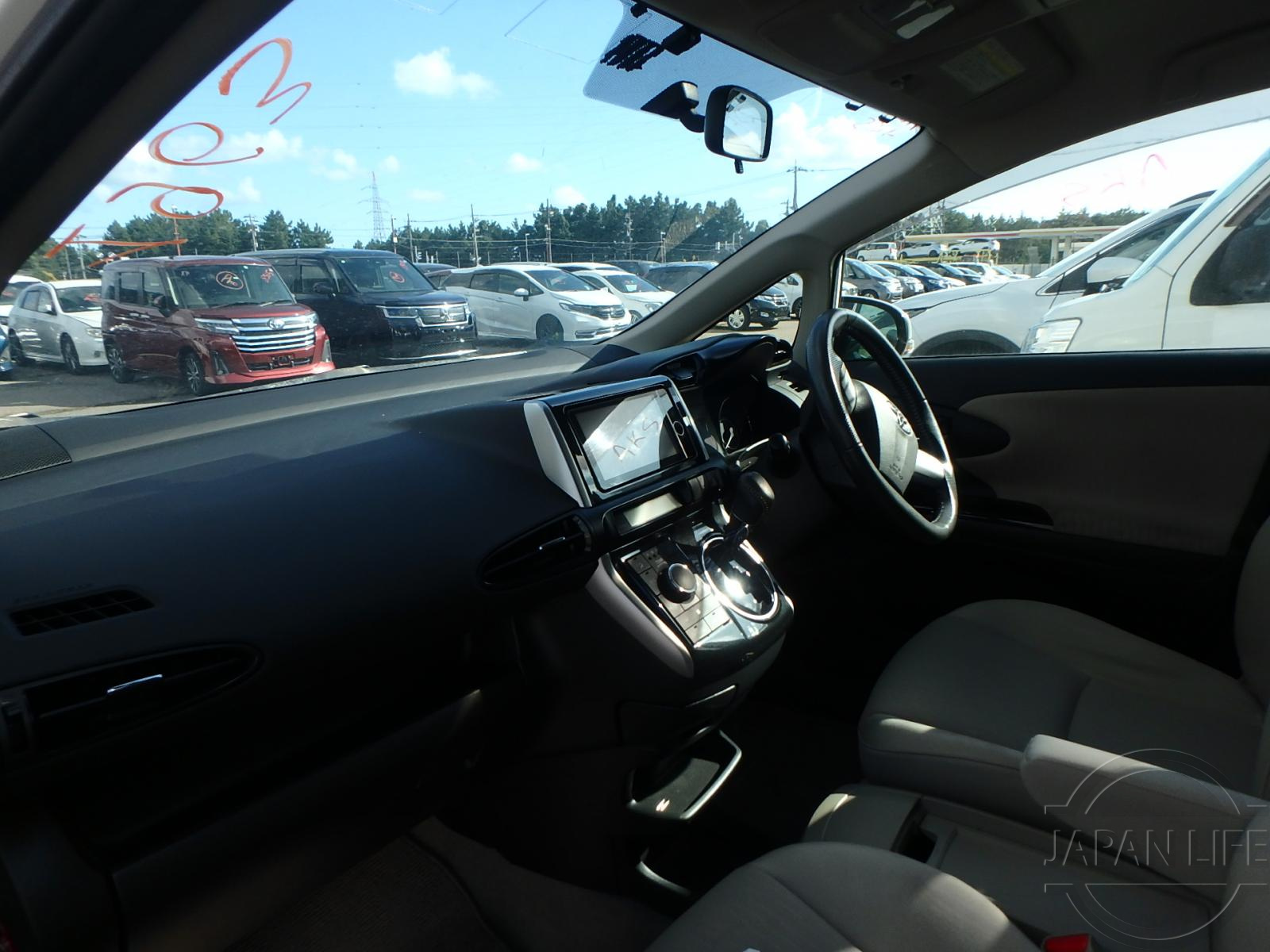 Фото Toyota Wish - Japan Life 