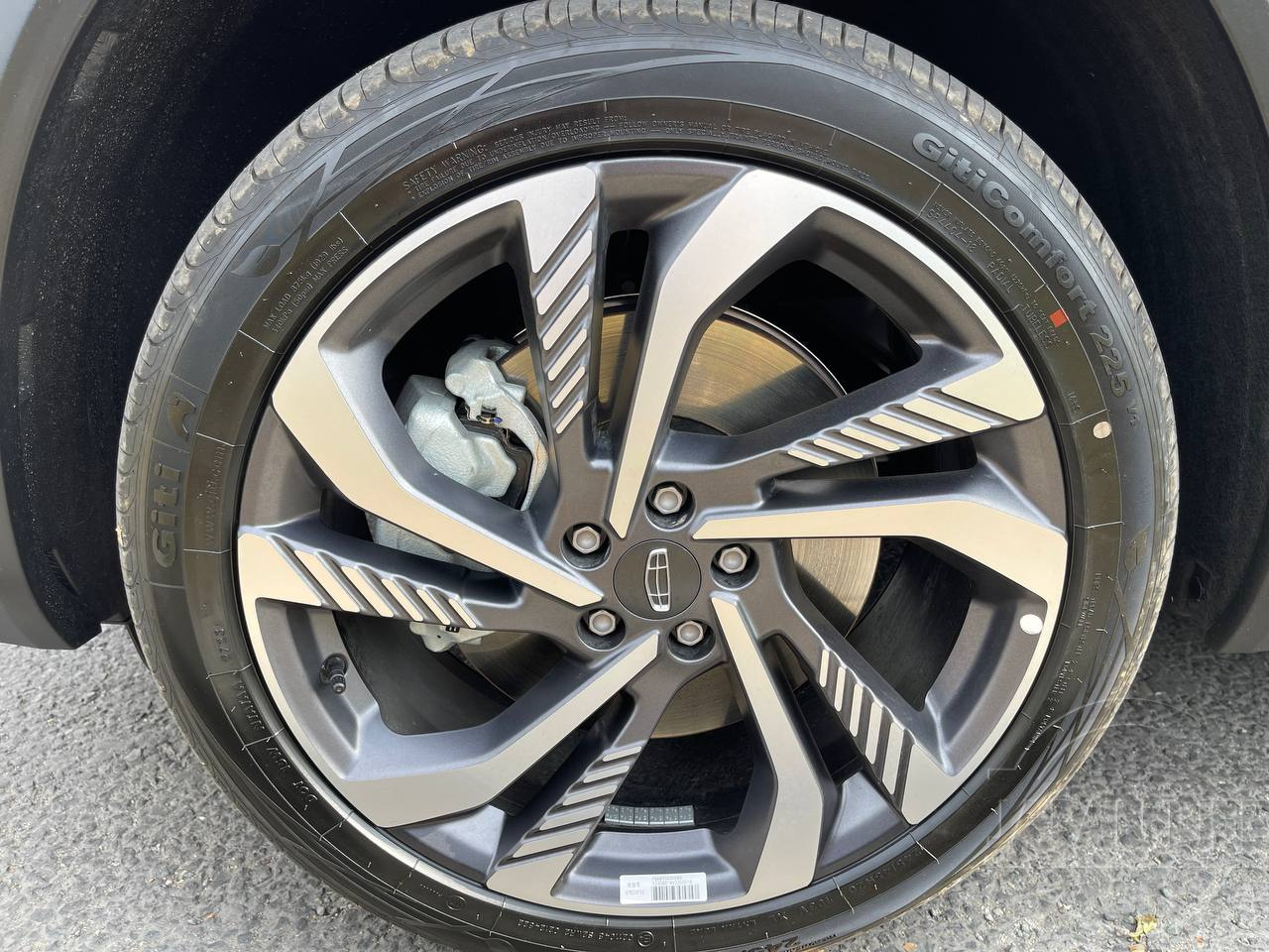 Фото Geely Monjaro - Japan Life 