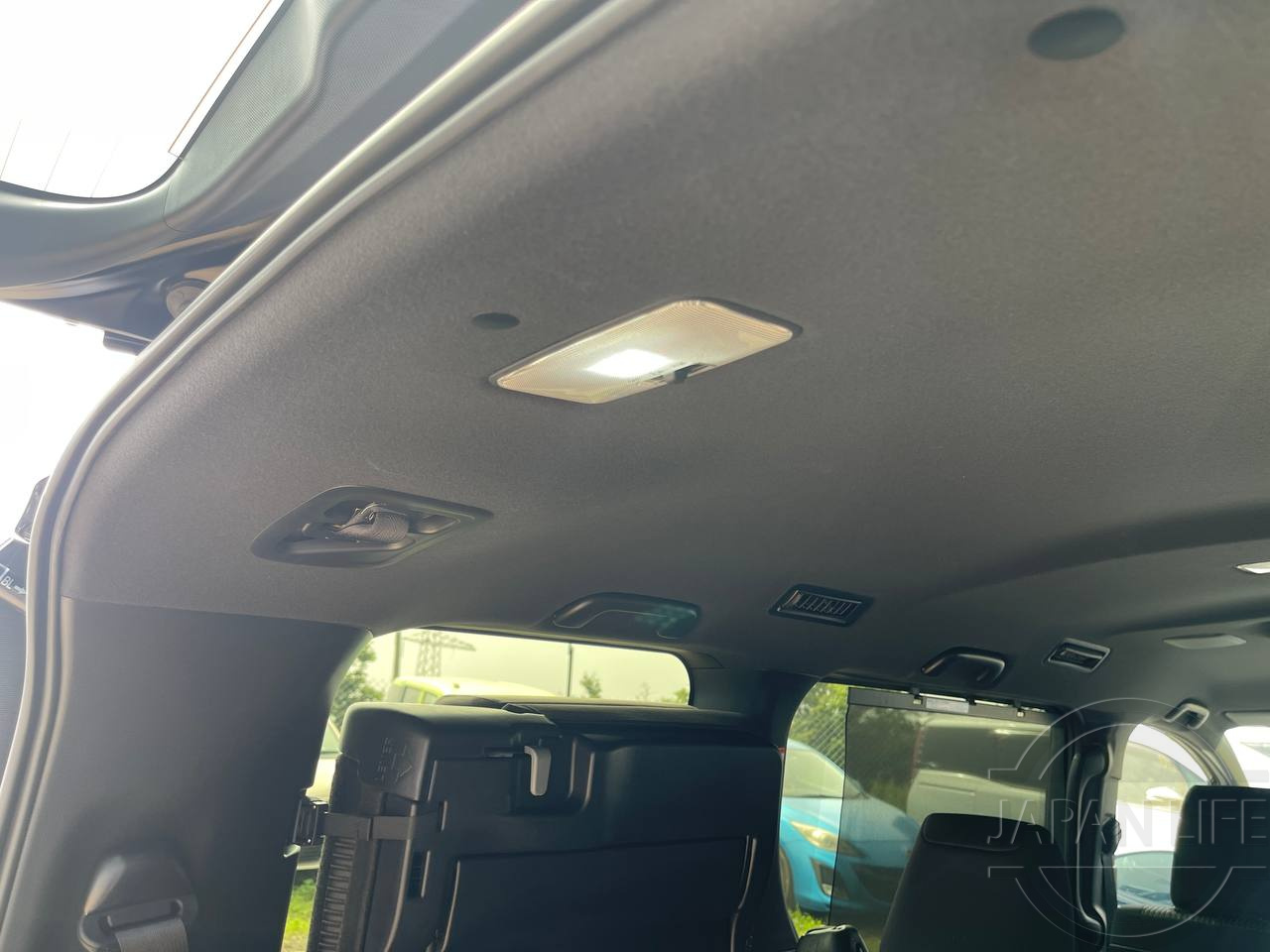 Фото Toyota Voxy - Japan Life 