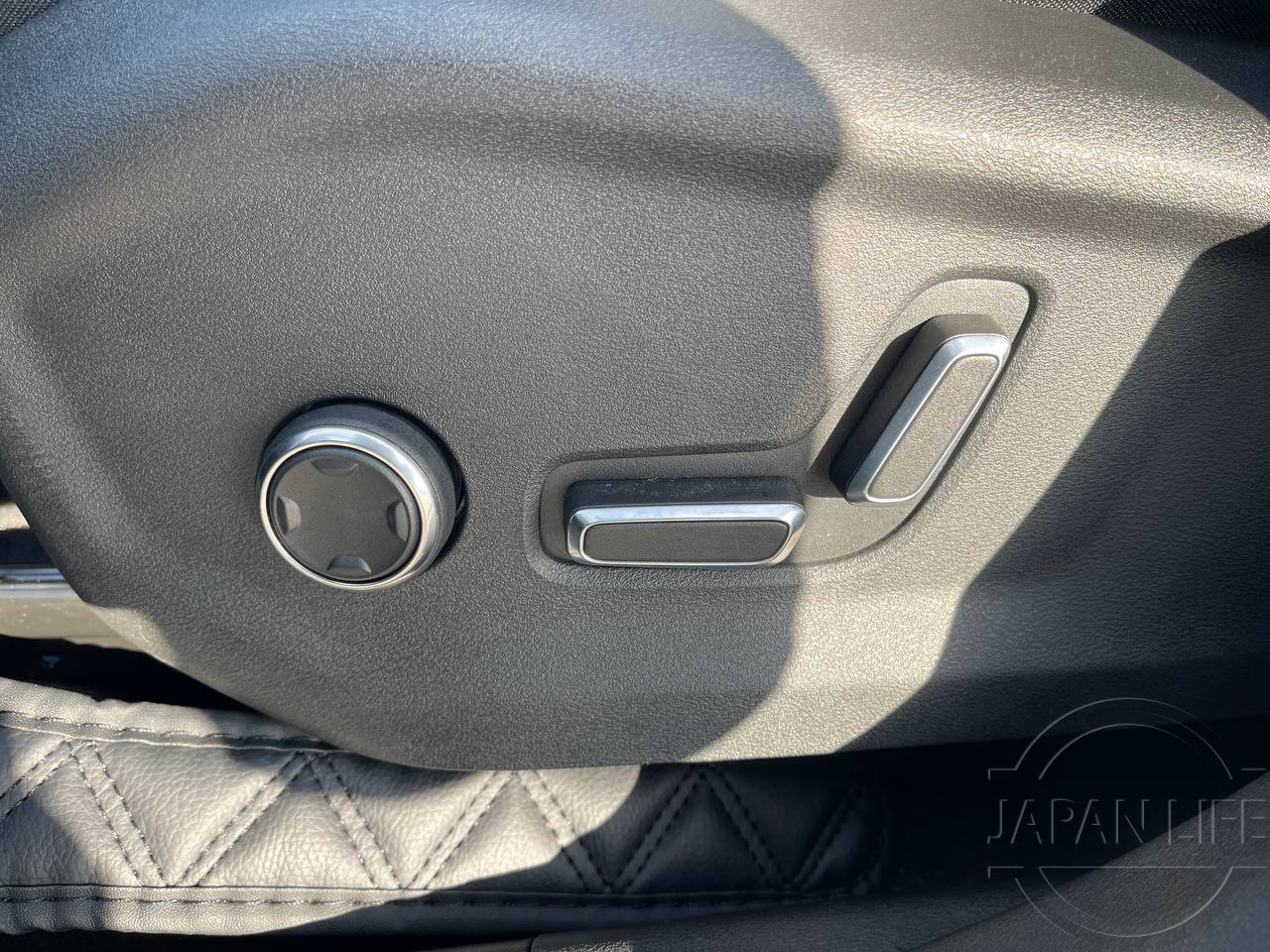 Фото Geely Monjaro - Japan Life 