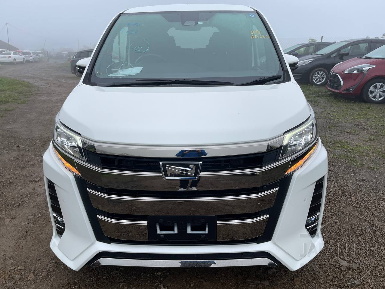 Фото Toyota Noah - Japan Life 