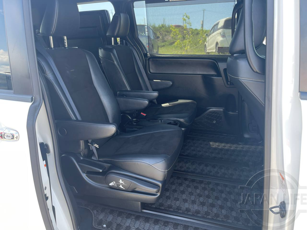 Фото Toyota Noah - Japan Life 