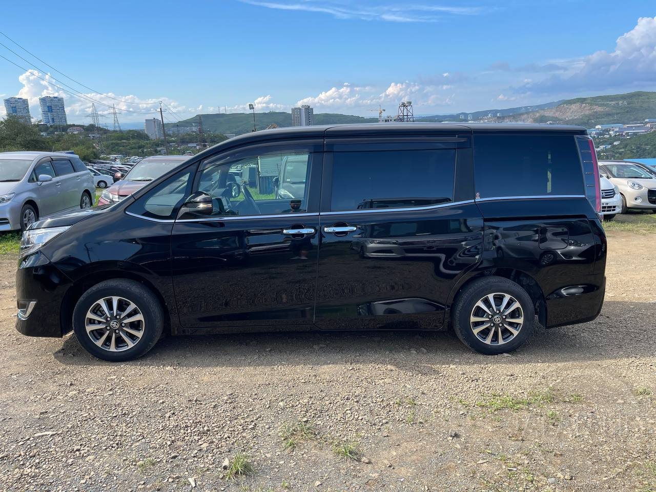 Фото Toyota Esquire - Japan Life 