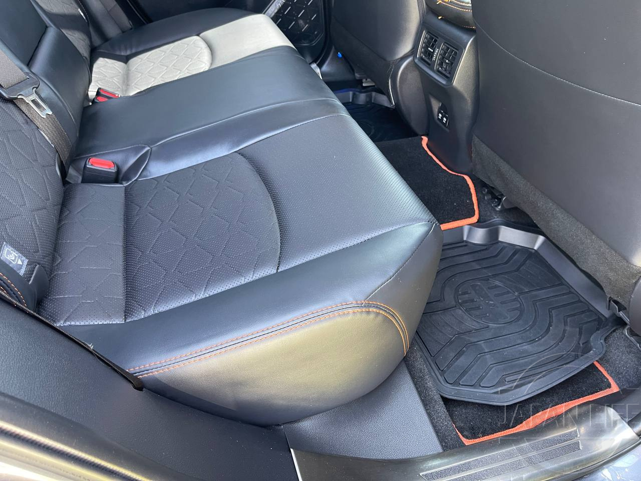 Фото Toyota RAV4 - Japan Life 