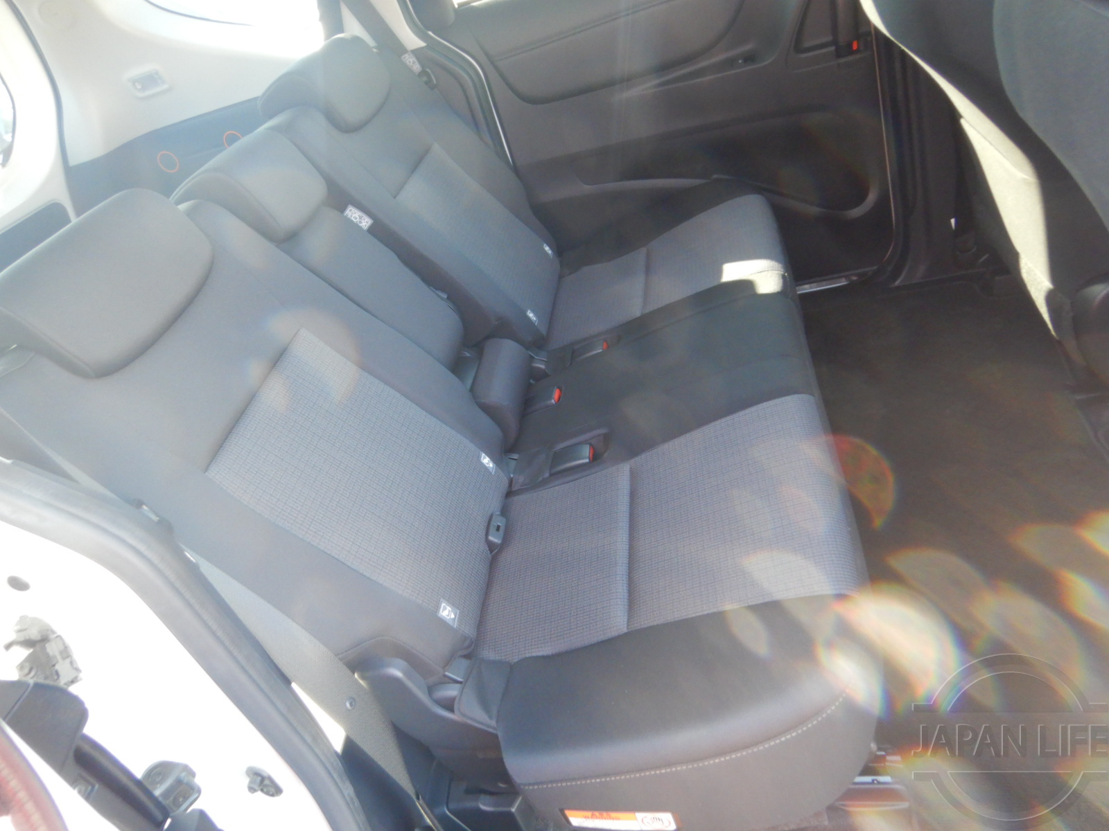 Фото Toyota Sienta - Japan Life 