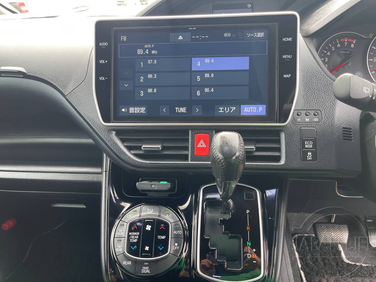 Фото Toyota Noah - Japan Life 