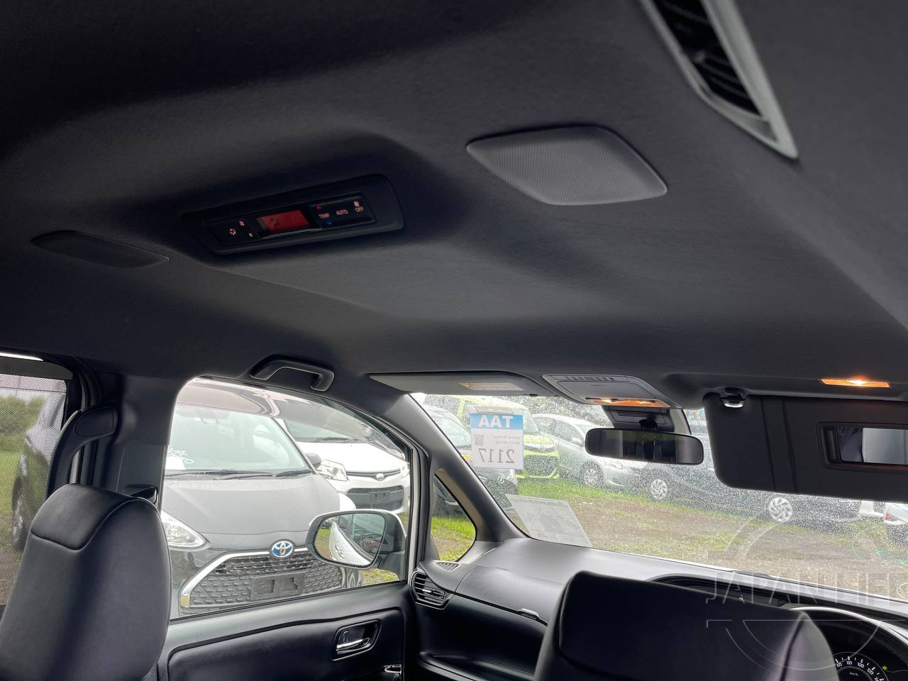 Фото Toyota Noah - Japan Life 