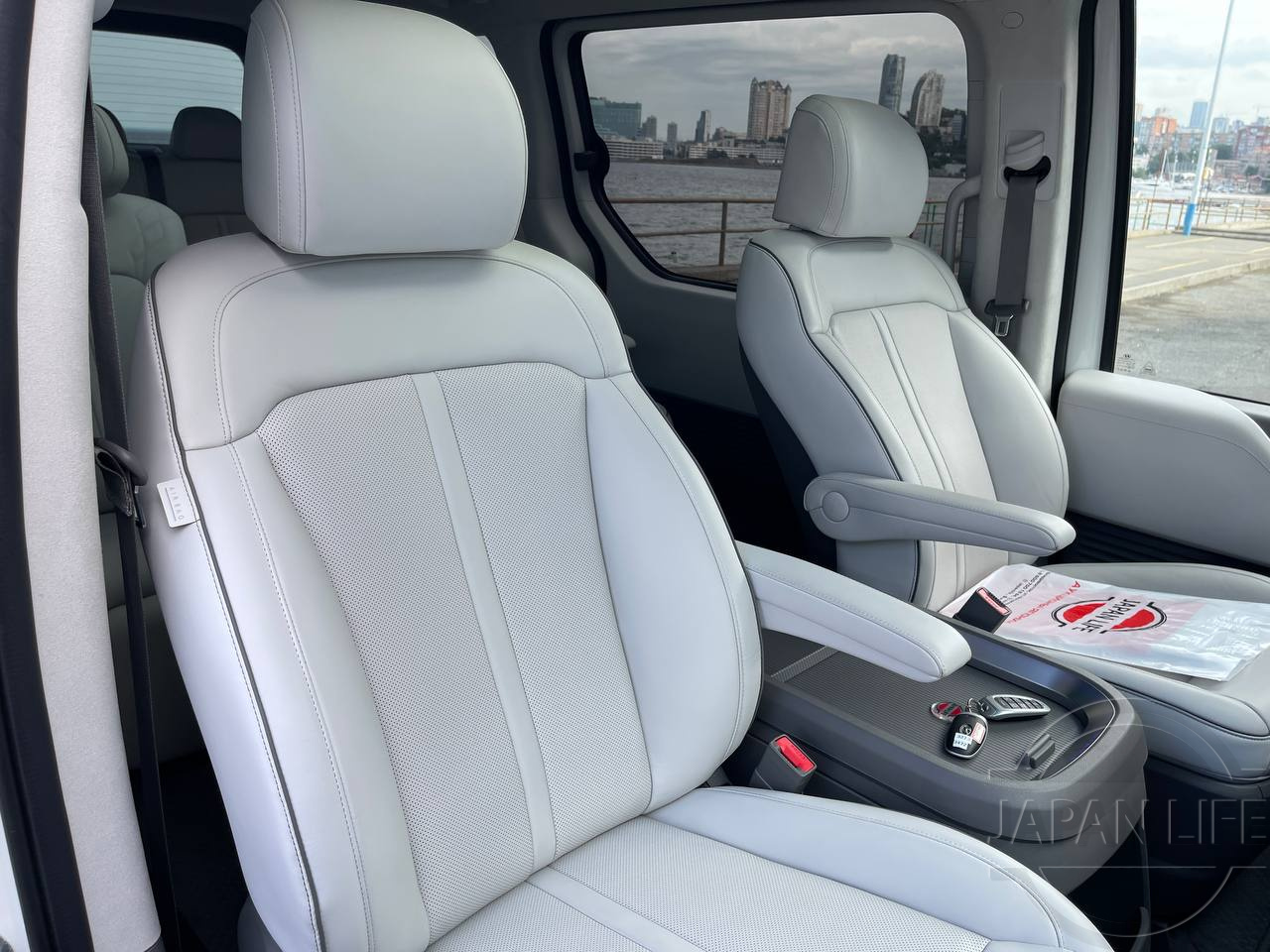 Фото Hyundai Staria - Japan Life 