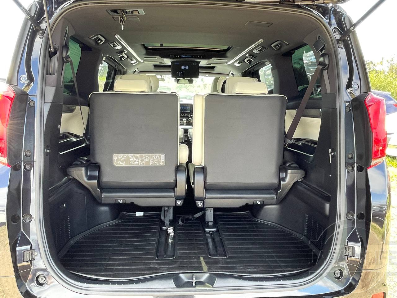 Фото Toyota Alphard - Japan Life 