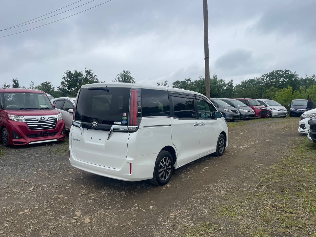 Фото Toyota Esquire - Japan Life 