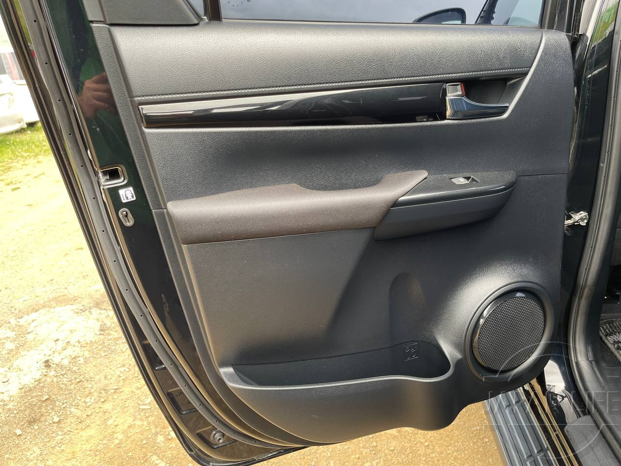 Фото Toyota Hilux - Japan Life 