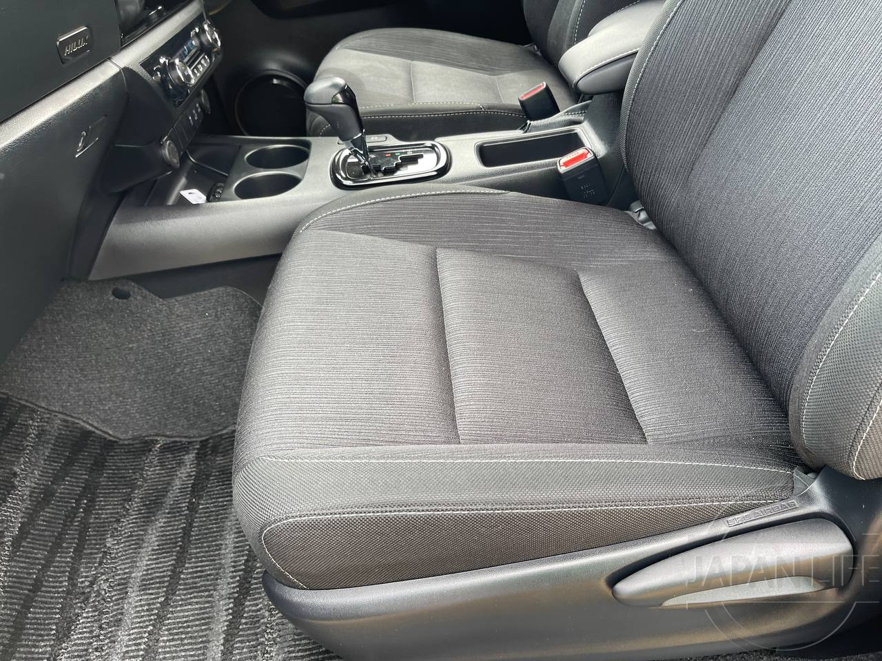 Фото Toyota Hilux - Japan Life 