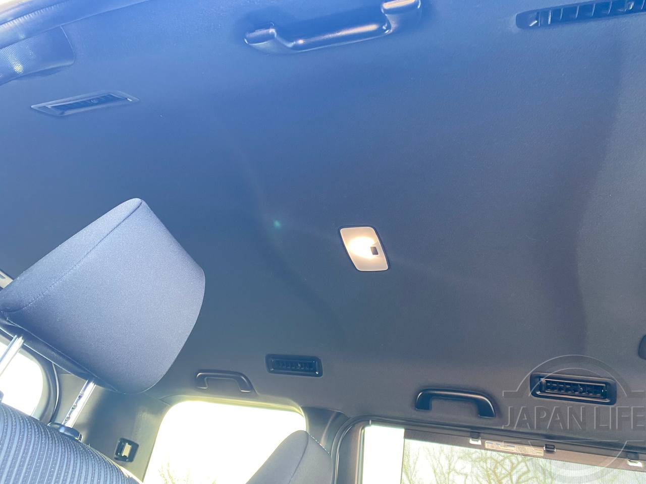 Фото Toyota Voxy - Japan Life 