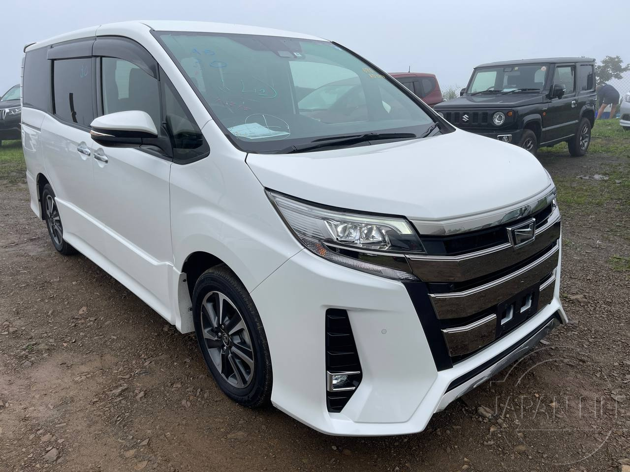 Фото Toyota Noah - Japan Life 