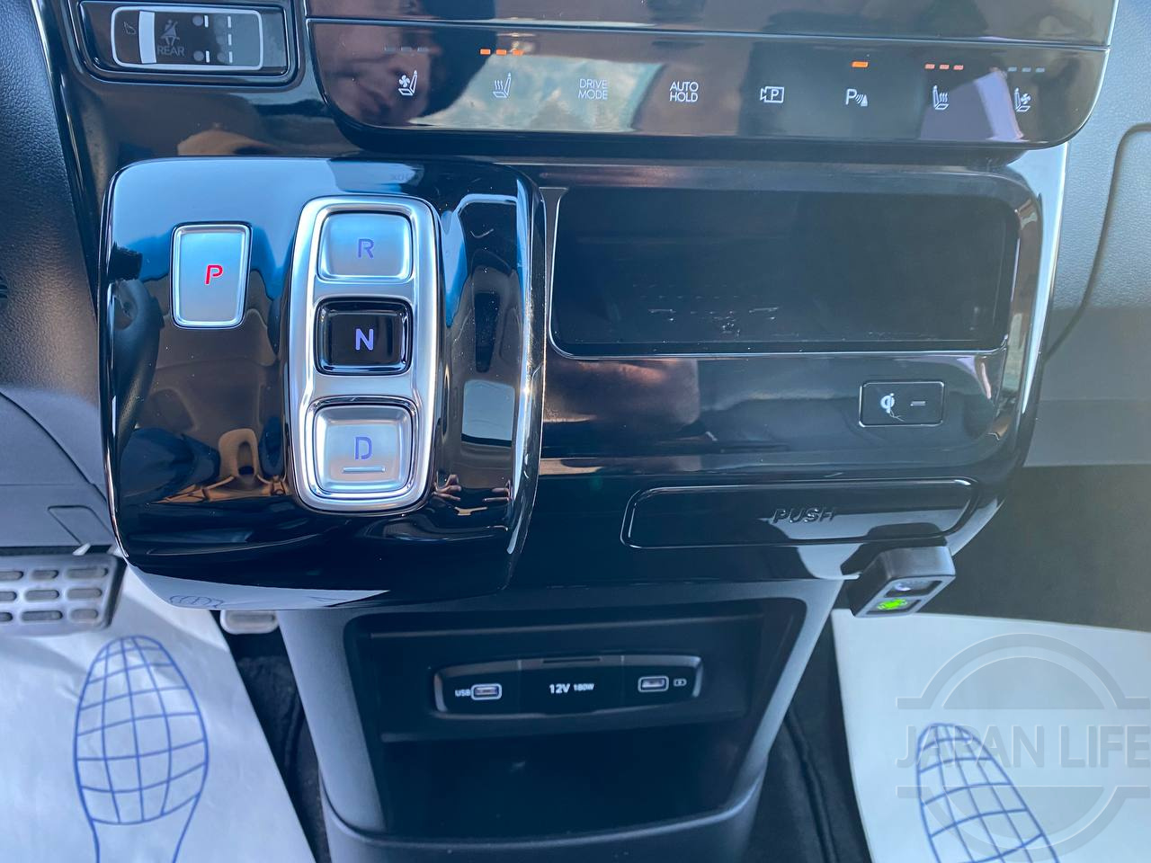 Фото Hyundai Staria - Japan Life 