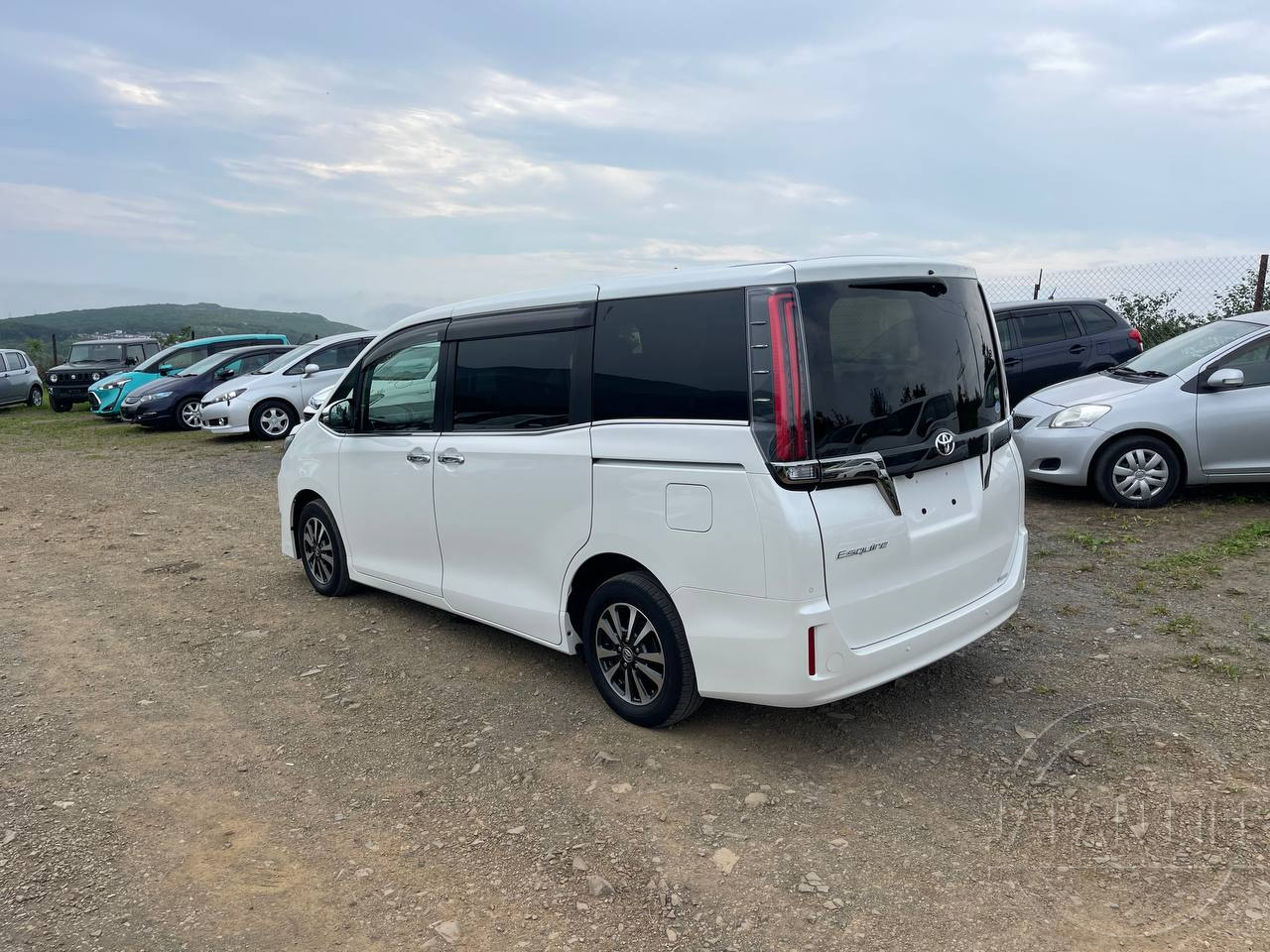 Фото Toyota Esquire - Japan Life 