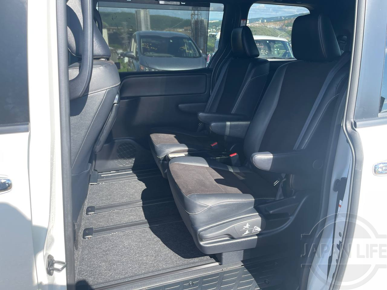 Фото Toyota Noah - Japan Life 