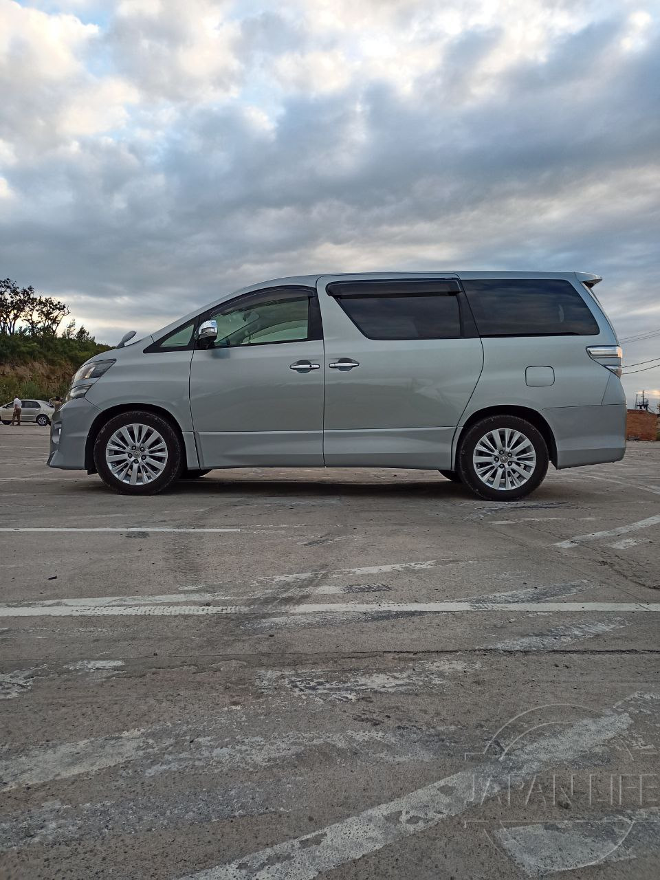 Фото Toyota Vellfire - Japan Life 