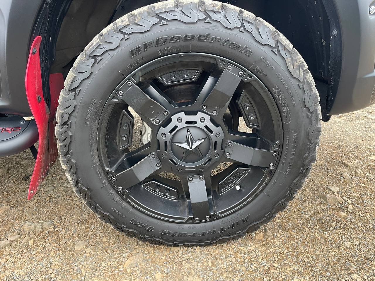 Фото Toyota Hilux - Japan Life 