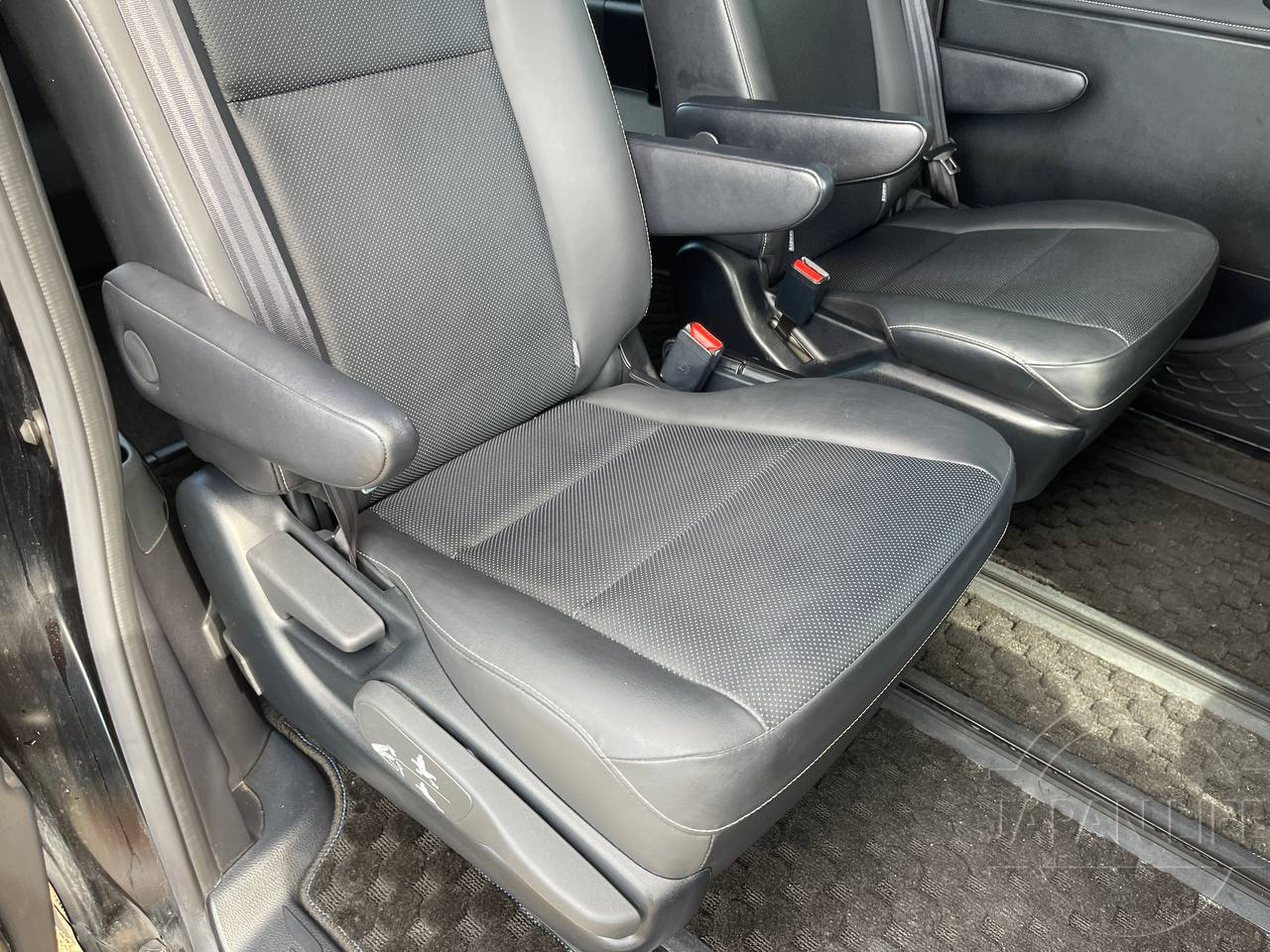 Фото Toyota Esquire - Japan Life 