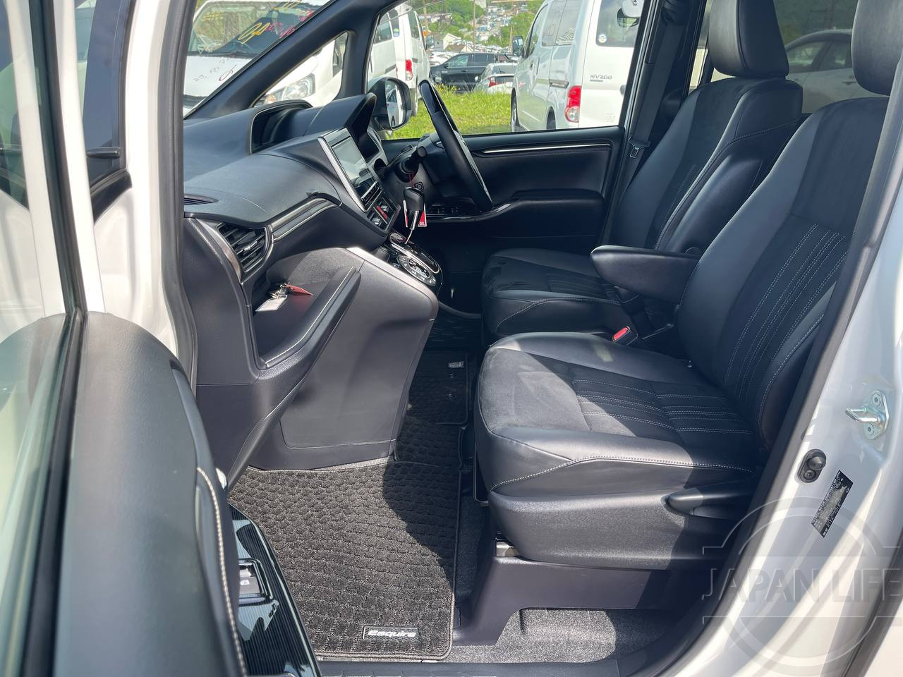 Фото Toyota Esquire - Japan Life 