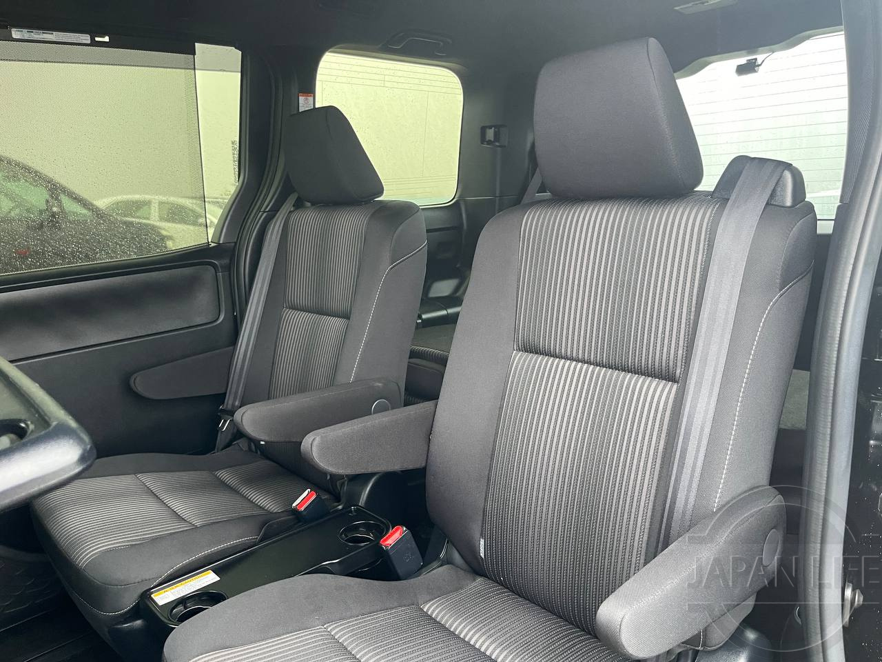 Фото Toyota Voxy - Japan Life 