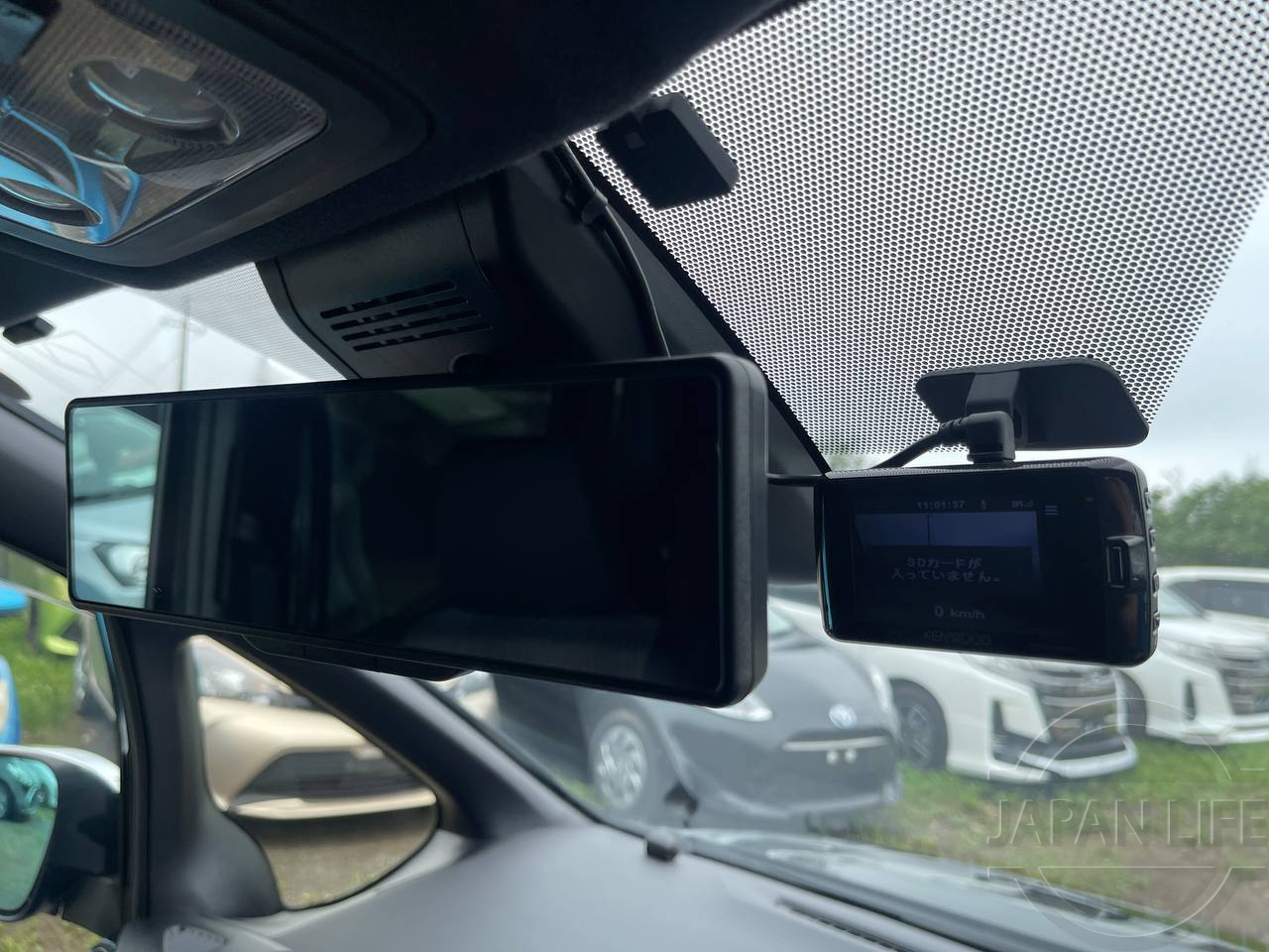 Фото Toyota Voxy - Japan Life 