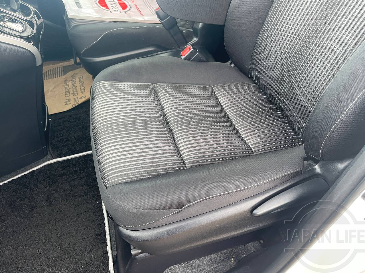 Фото Toyota Voxy - Japan Life 