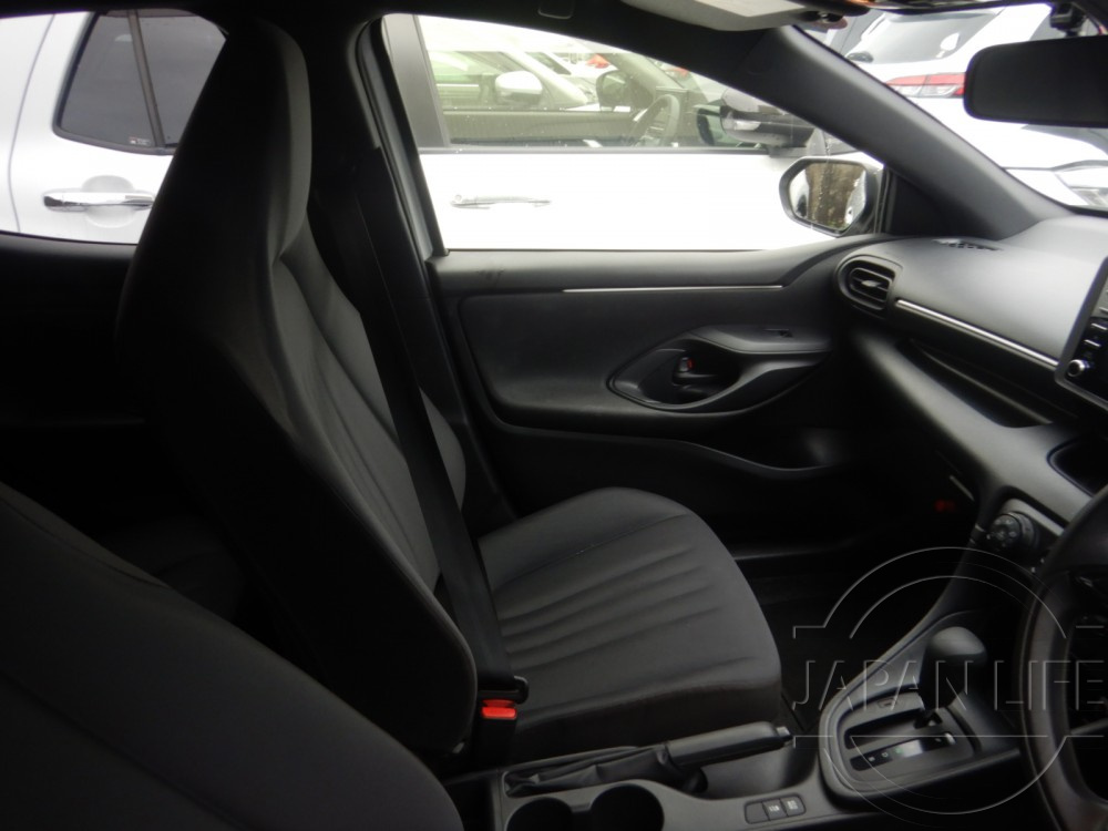 Фото Toyota Yaris - Japan Life 