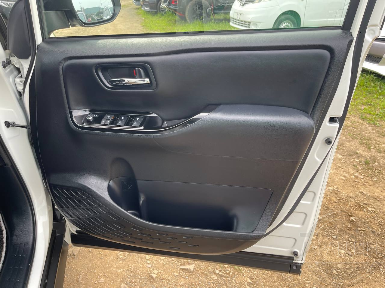 Фото Toyota Noah - Japan Life 