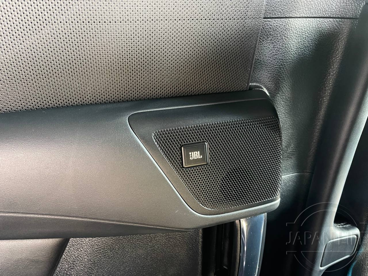 Фото Toyota Alphard - Japan Life 