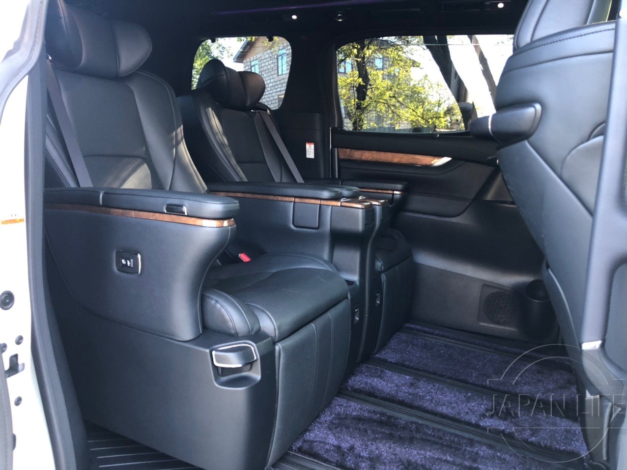 Фото Toyota Alphard Executive Lounge - Japan Life 
