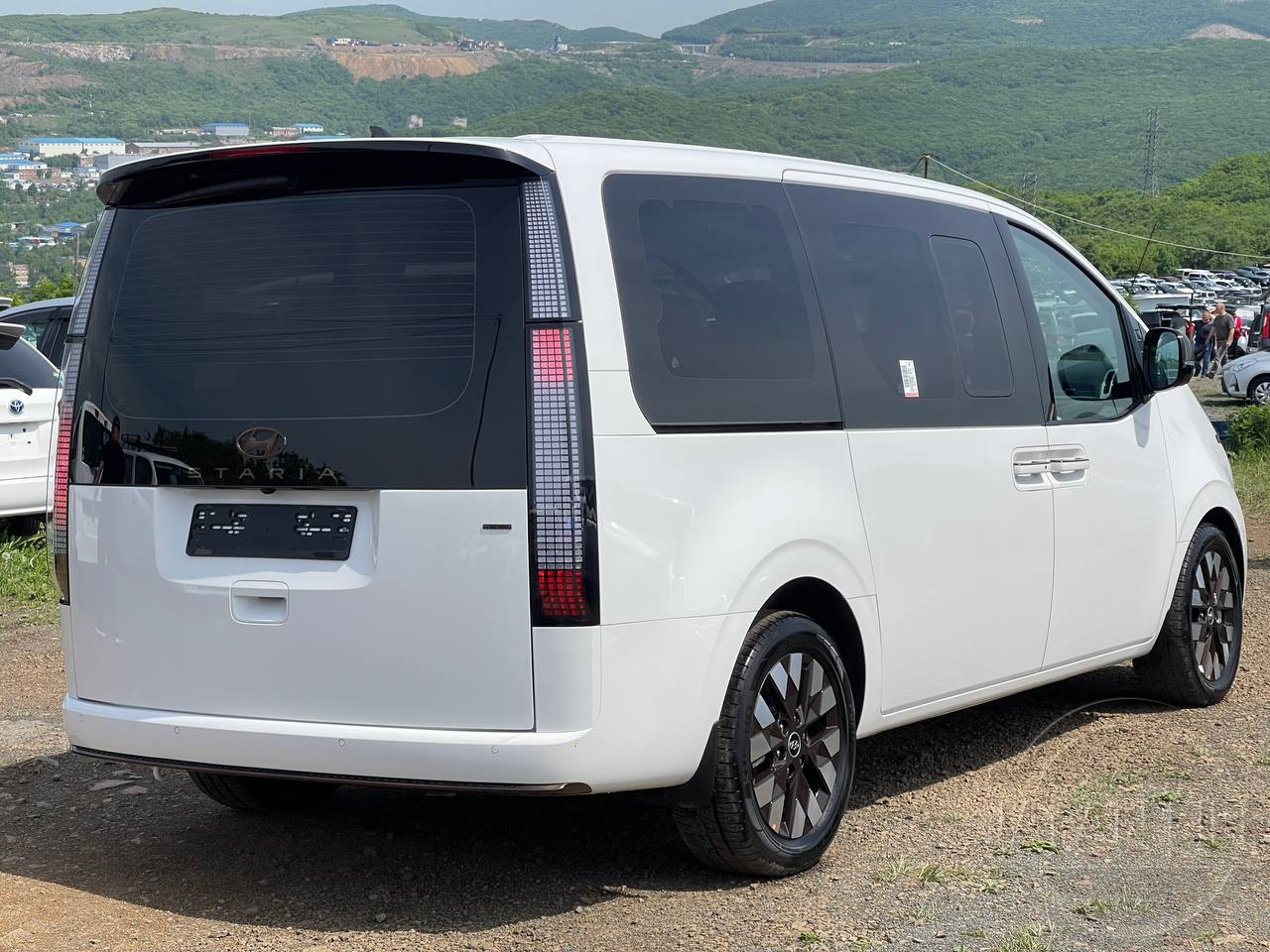 Фото Hyundai Staria - Japan Life 