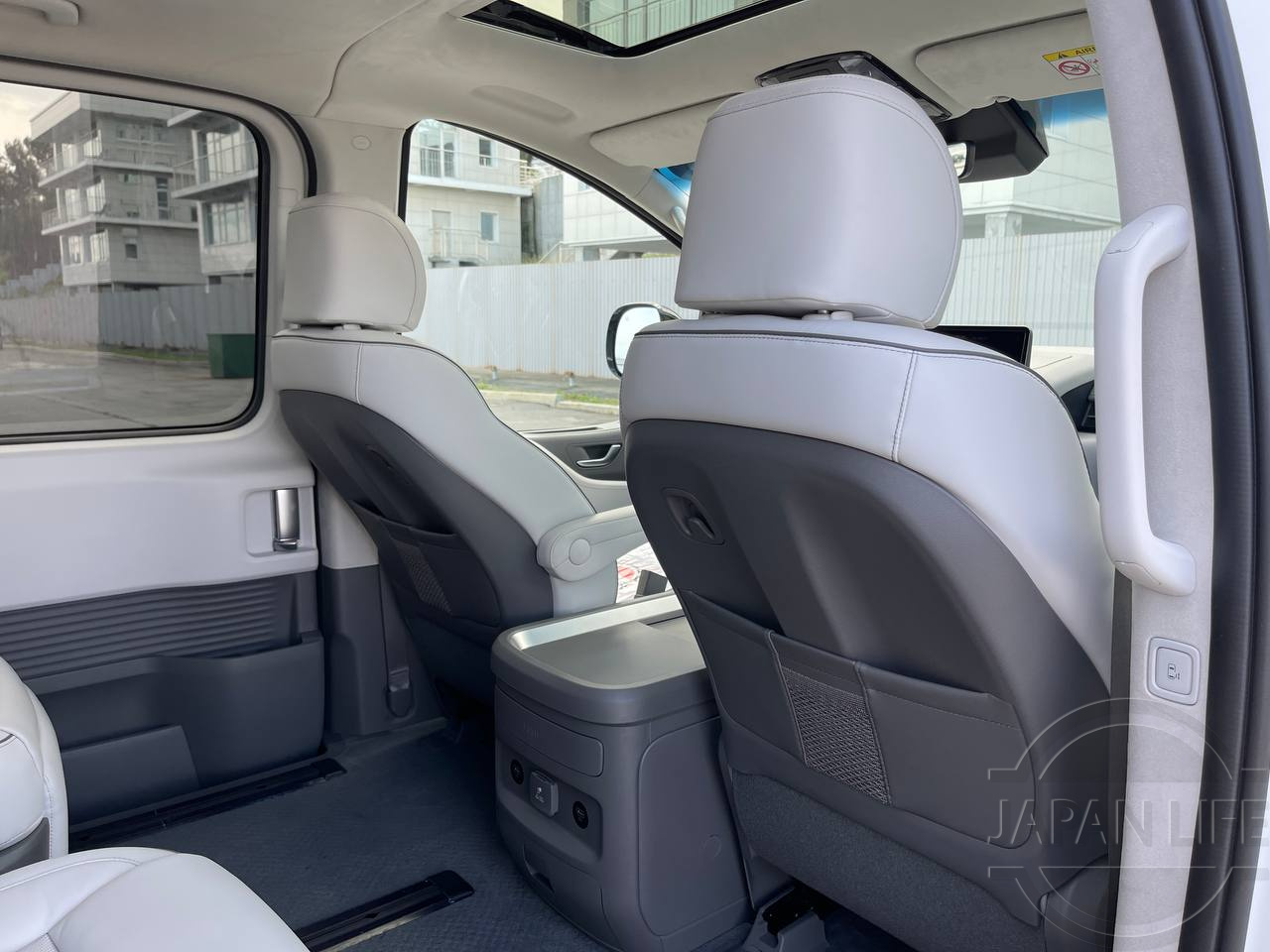 Фото Hyundai Staria - Japan Life 