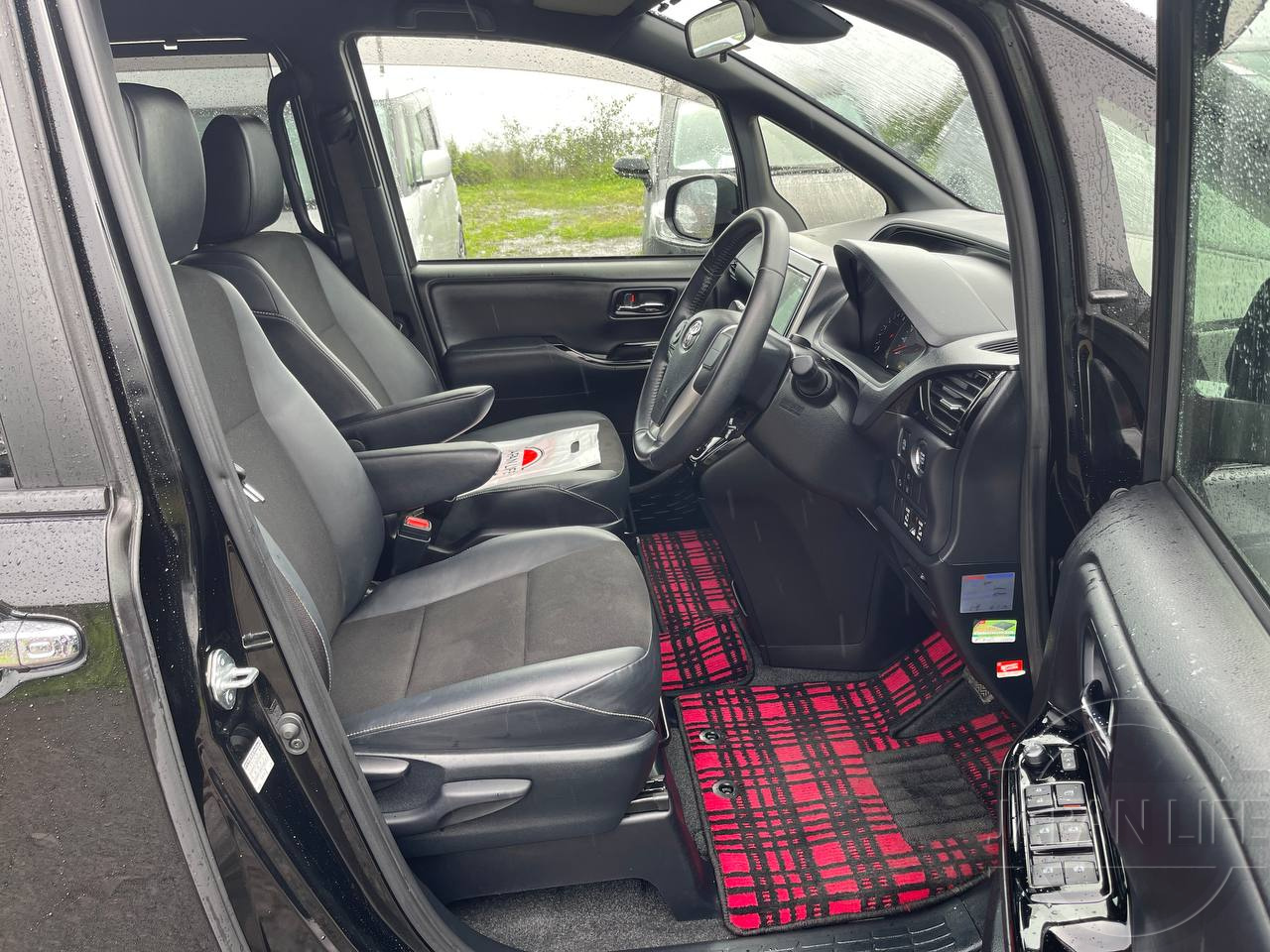 Фото Toyota Noah - Japan Life 