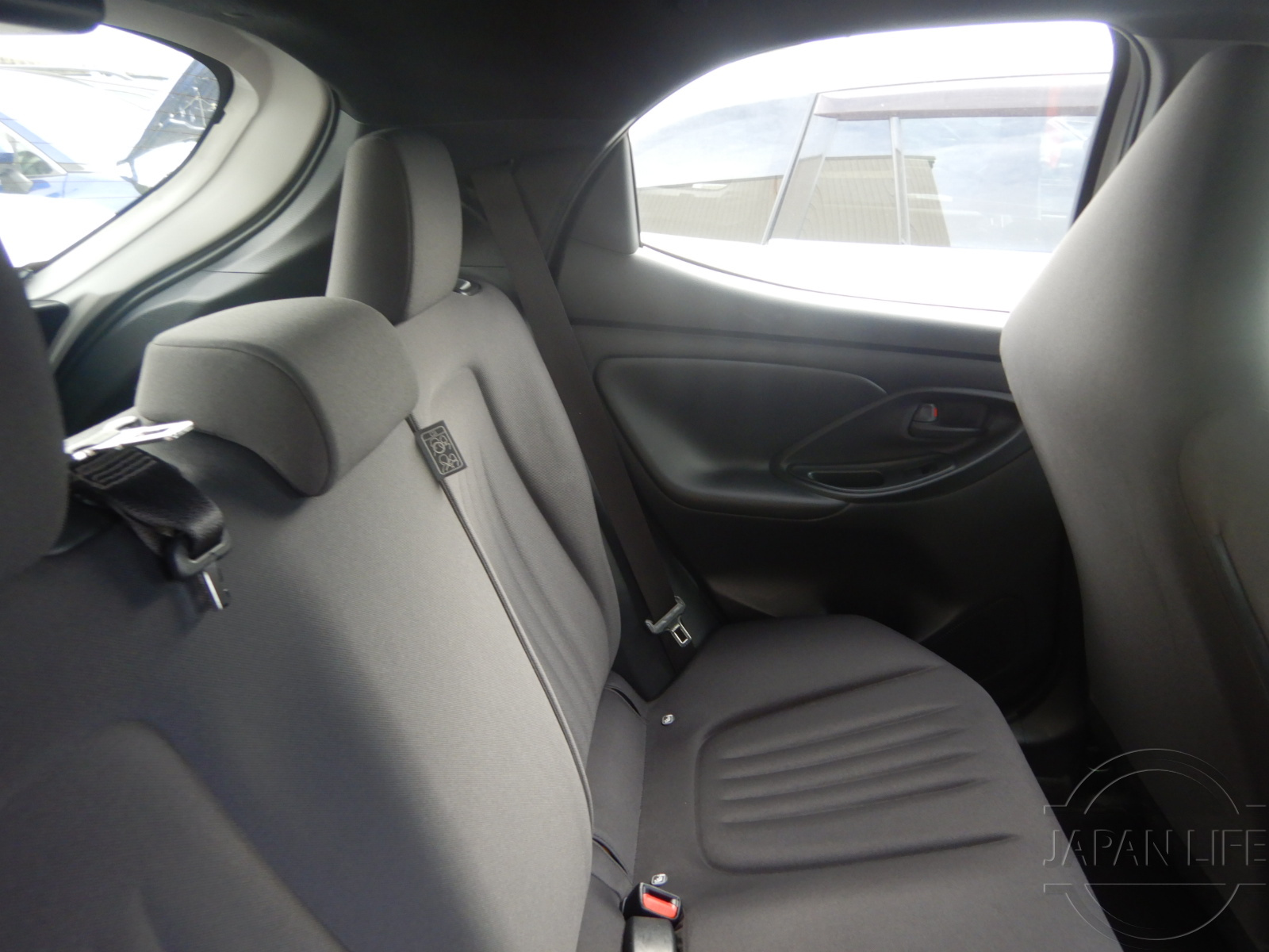 Фото Toyota Yaris - Japan Life 