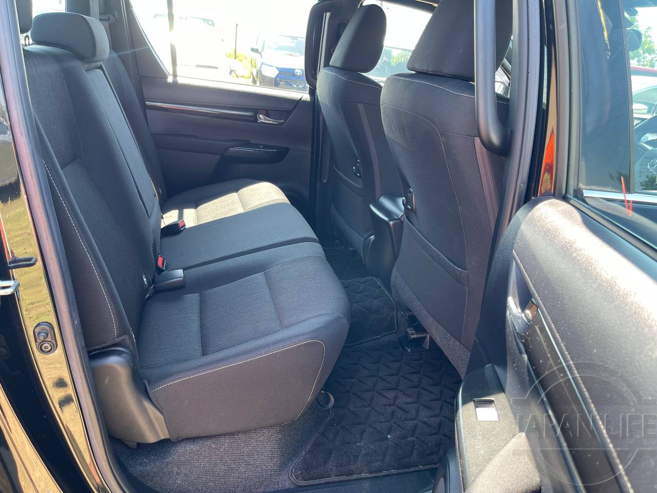 Фото Toyota Hilux - Japan Life 