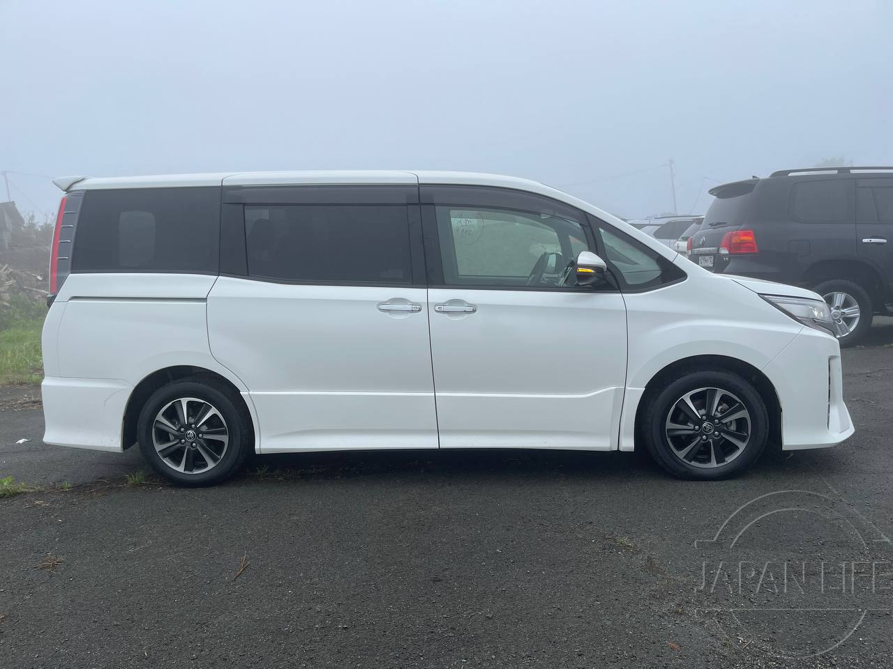 Фото Toyota Noah - Japan Life 
