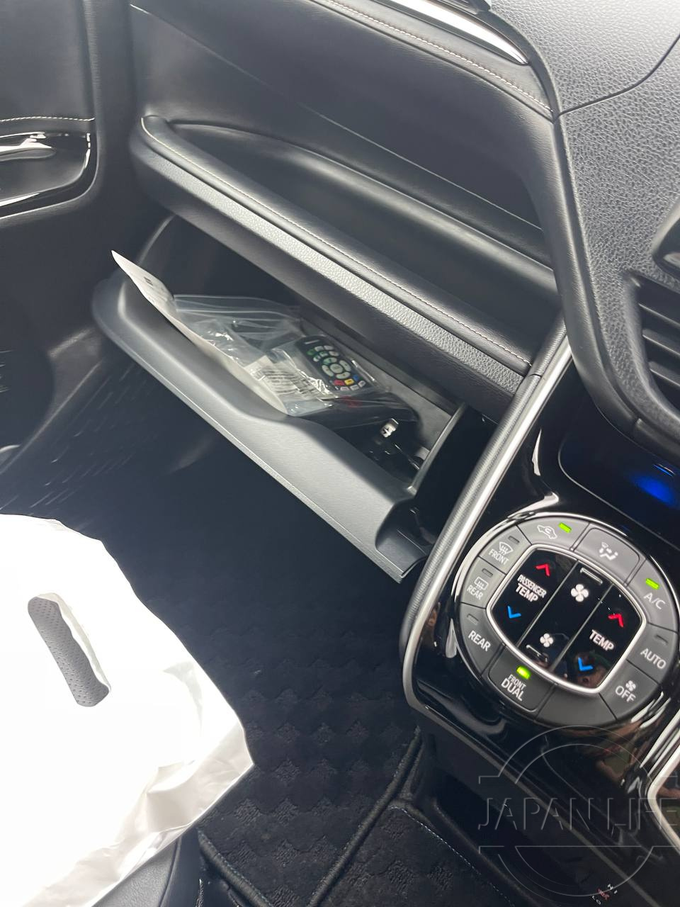 Фото Toyota Esquire - Japan Life 