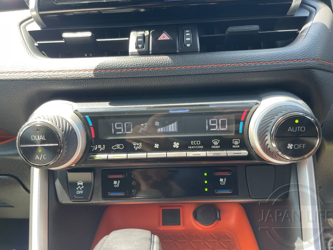 Фото Toyota RAV4 - Japan Life 