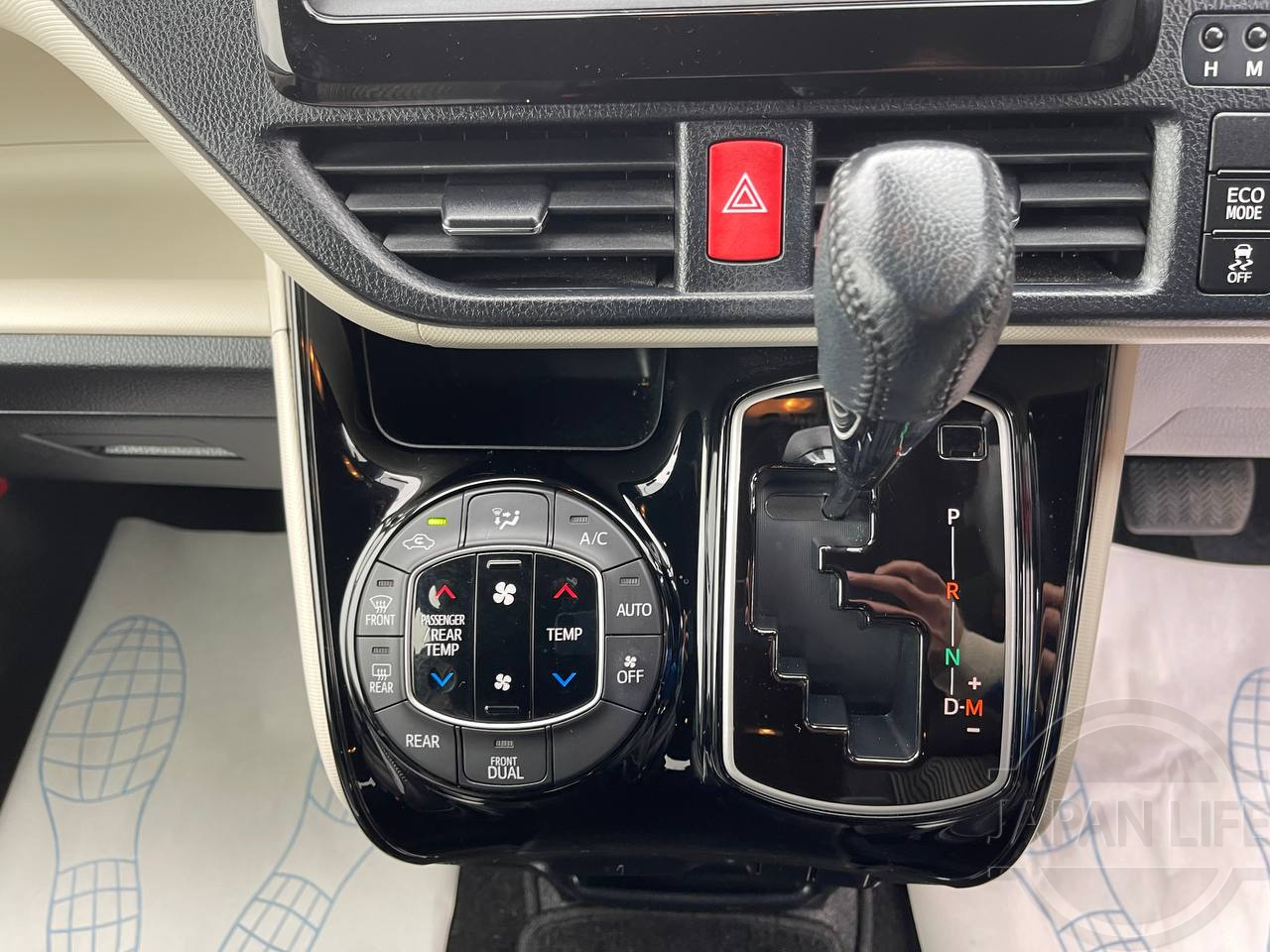 Фото Toyota Noah - Japan Life 