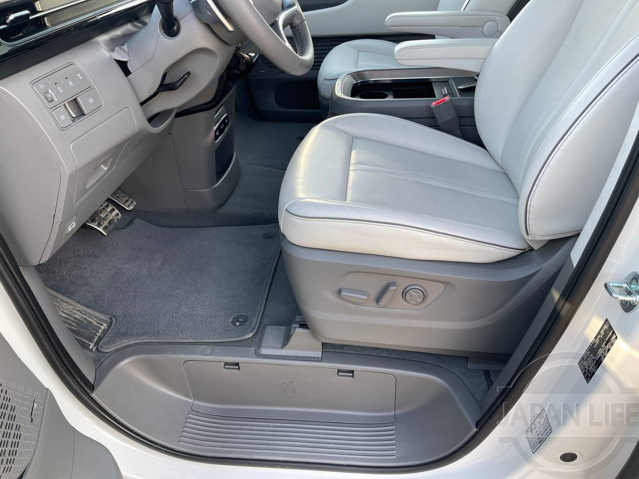 Фото Hyundai Staria - Japan Life 