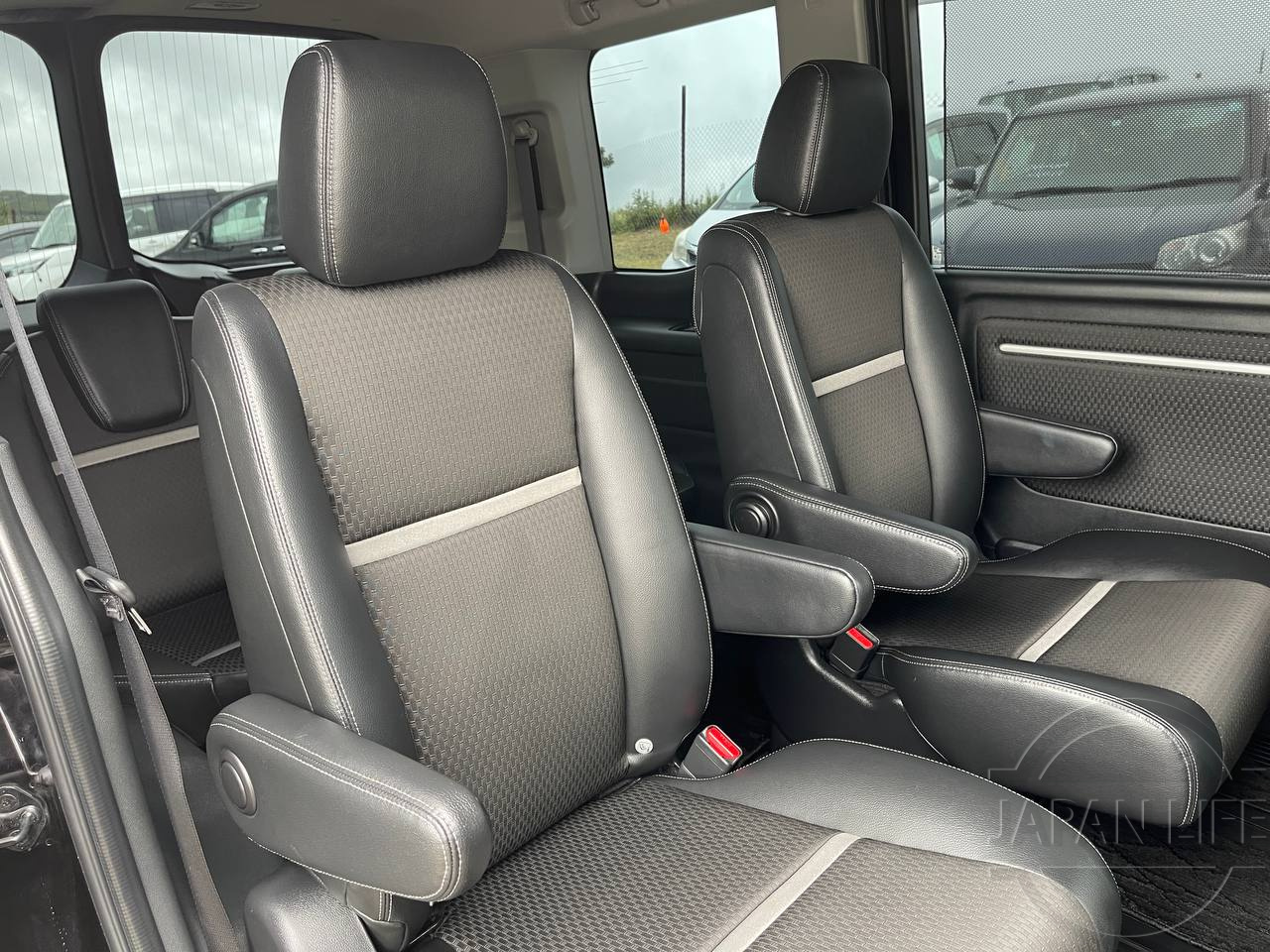 Фото Honda Stepwgn - Japan Life 