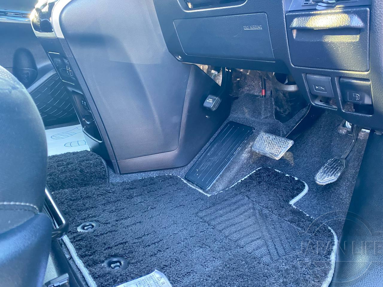 Фото Toyota Voxy - Japan Life 