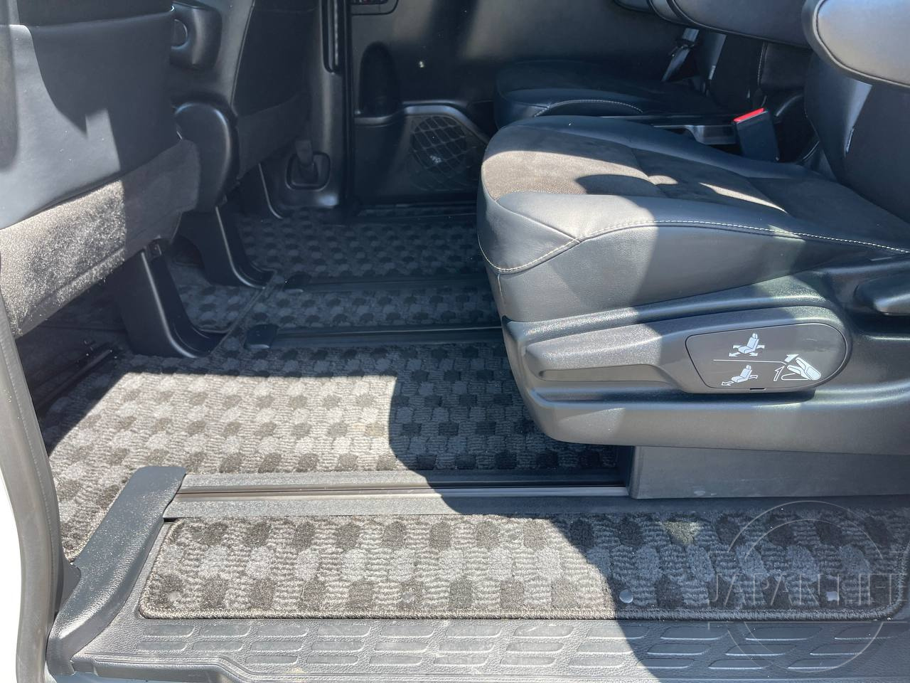 Фото Toyota Noah - Japan Life 