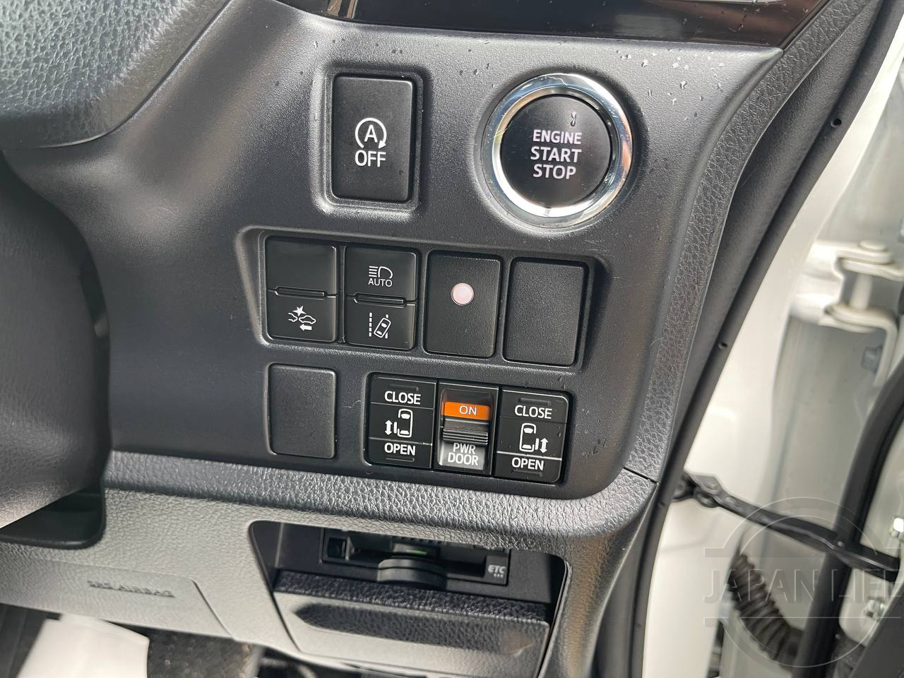 Фото Toyota Noah - Japan Life 