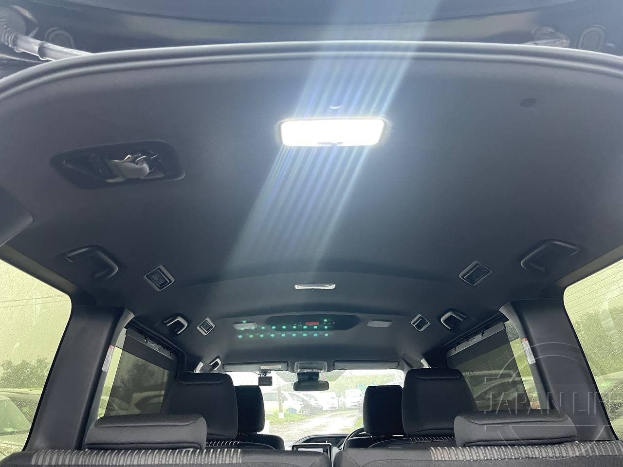 Фото Toyota Voxy - Japan Life 