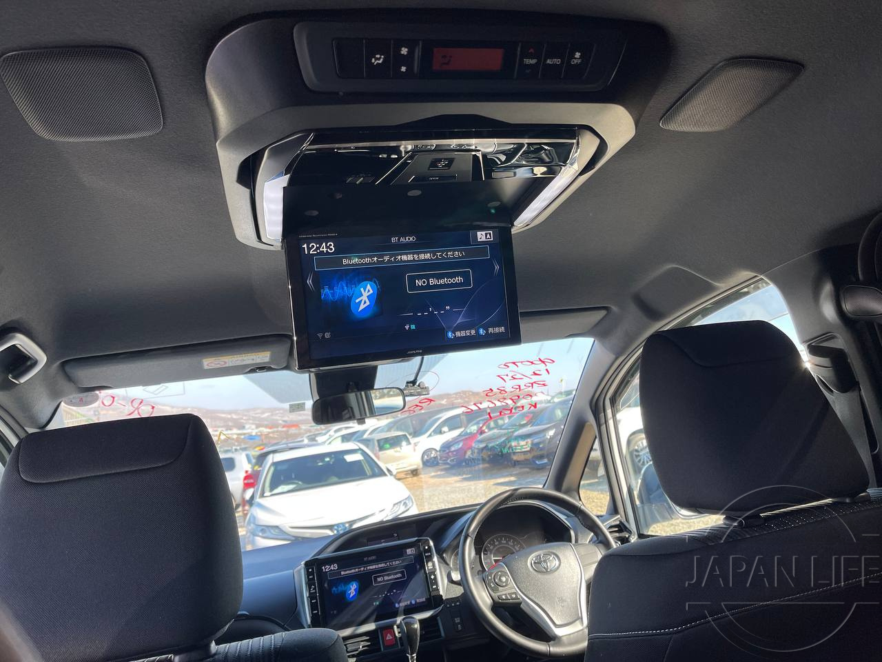 Фото Toyota Voxy - Japan Life 